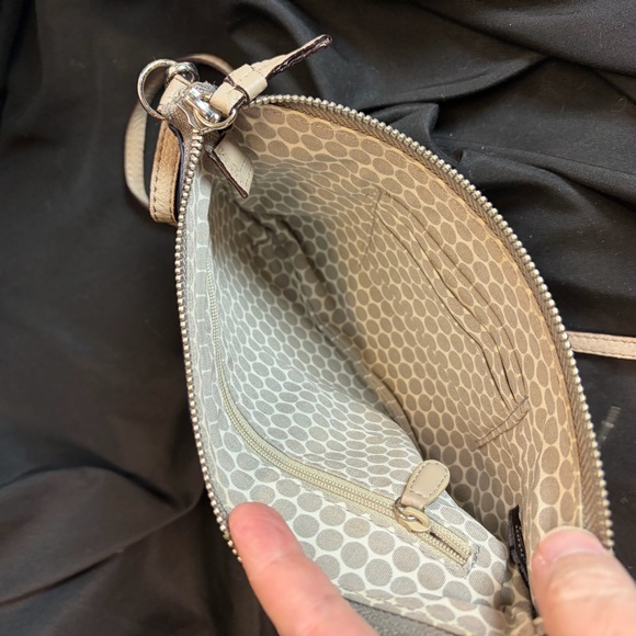 Brighton Crossbody Bag in Cream and Blue - Picture 5 of 8